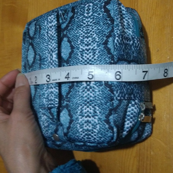 makeup travel bag organizer - Picture 7 of 10